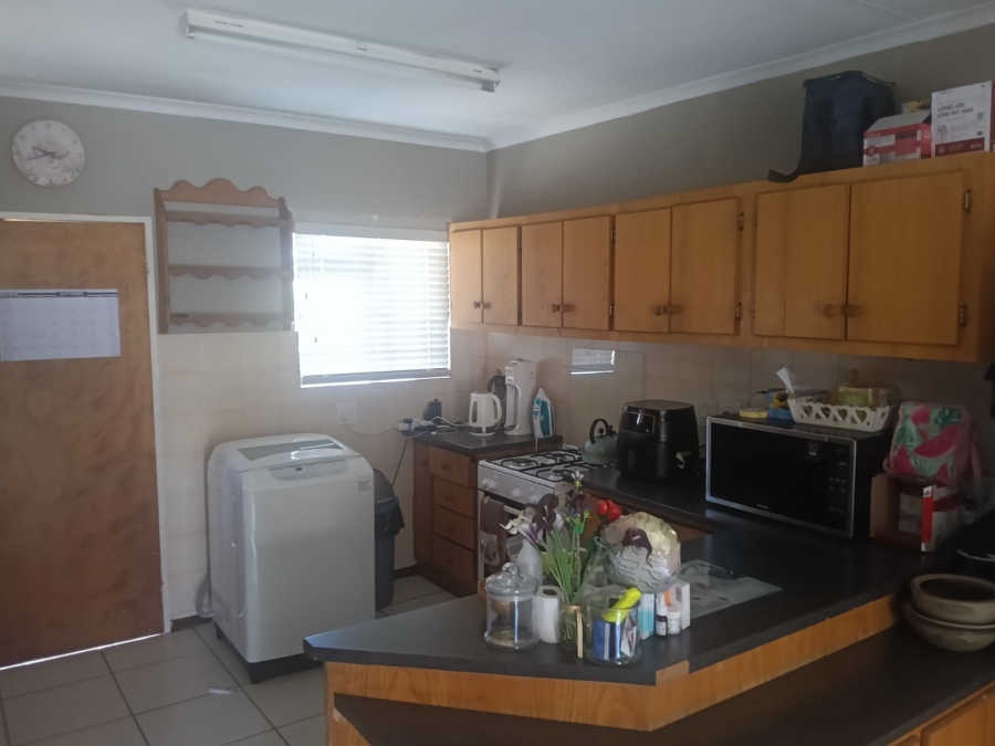 To Let 3 Bedroom Property for Rent in Langenhovenpark Free State